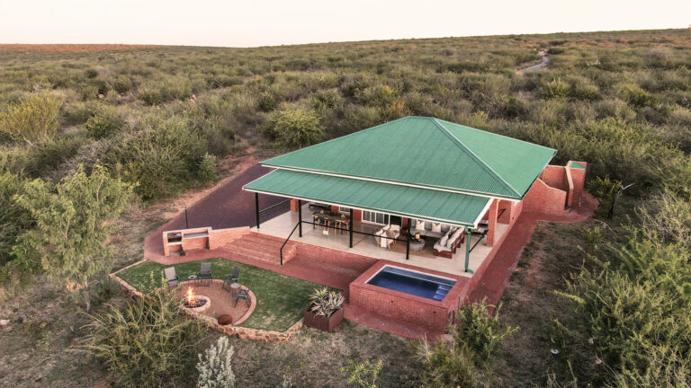 Tlou Villa