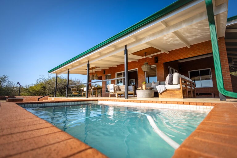 Tlou Villa
