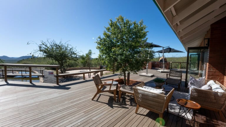 Rockfig Lodge Deck